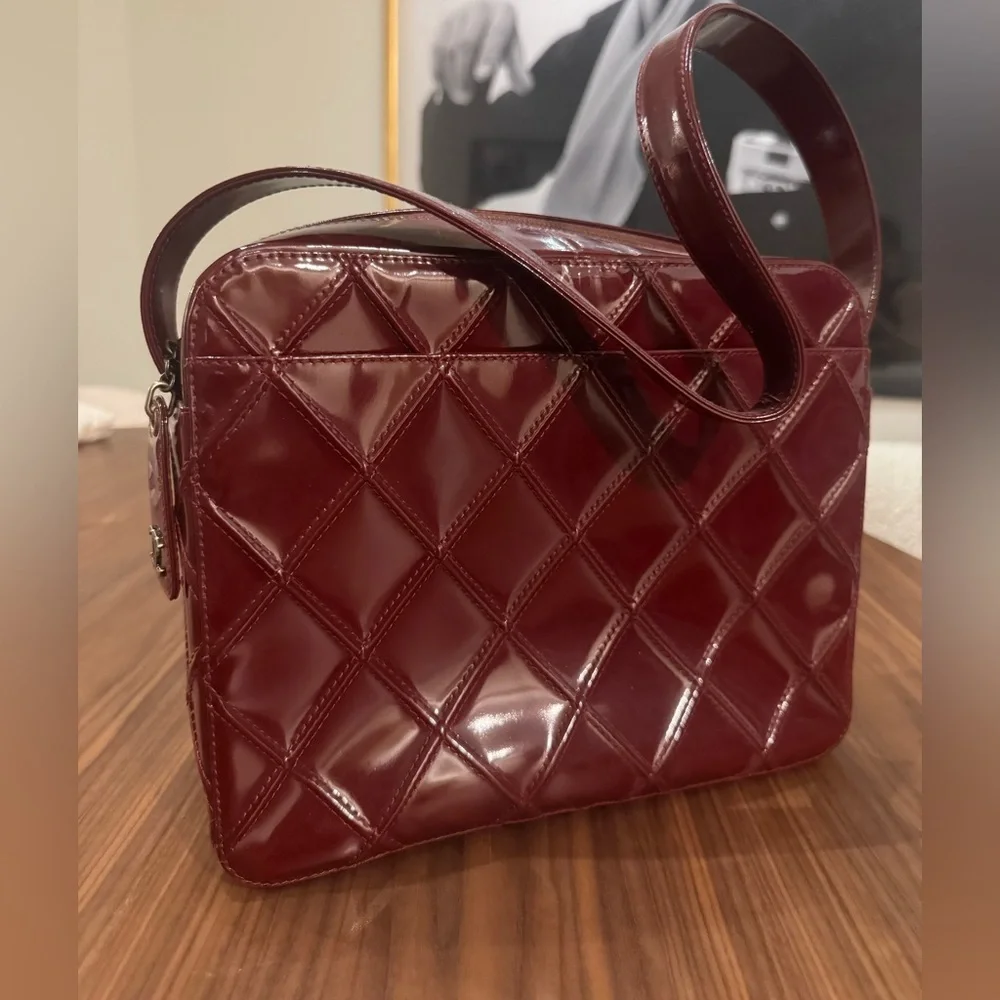 CHANEL MATELASSE PATENT ENAMEL RED SHOULDER BAG